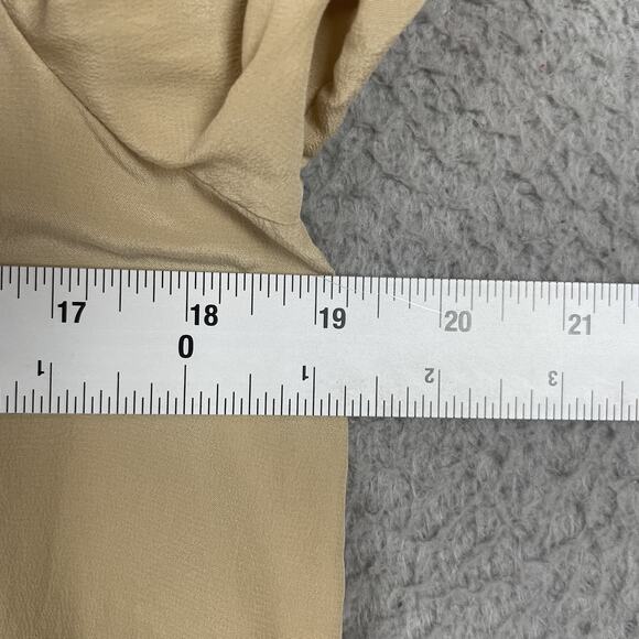 Lilly Pulitzer Blouse Womens Medium Beige 100% Silk Smocked Pullover Button Top - Picture 7 of 8